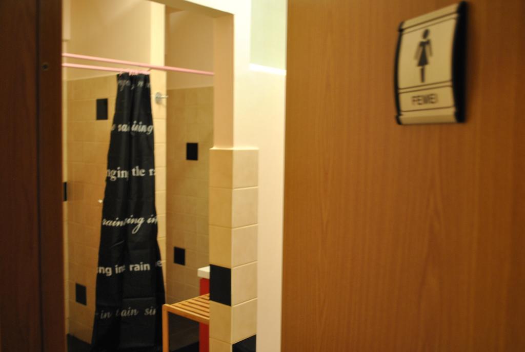 Vogue Hostel Bucharest Room photo