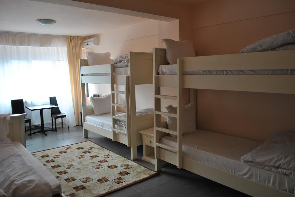 Vogue Hostel Bucharest Room photo