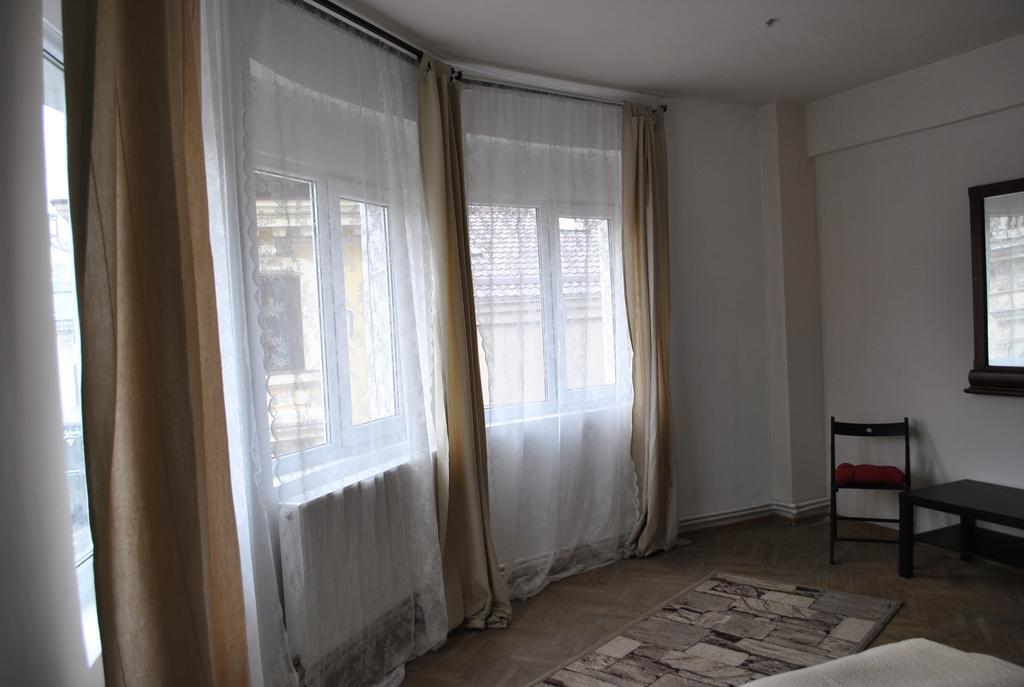 Vogue Hostel Bucharest Exterior photo