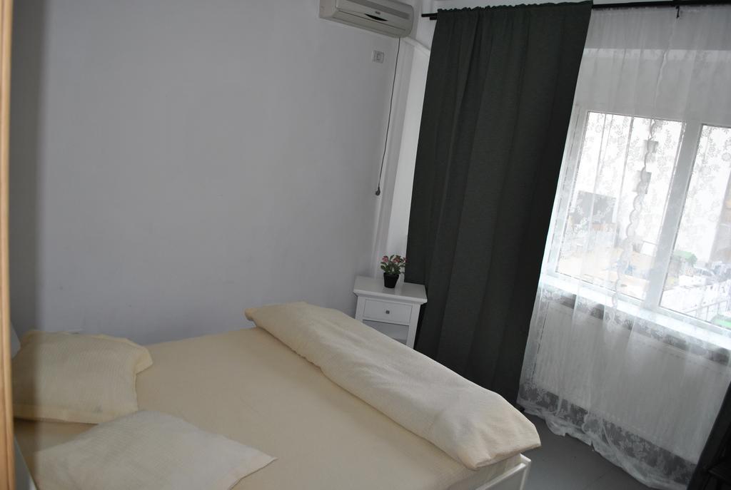 Vogue Hostel Bucharest Exterior photo