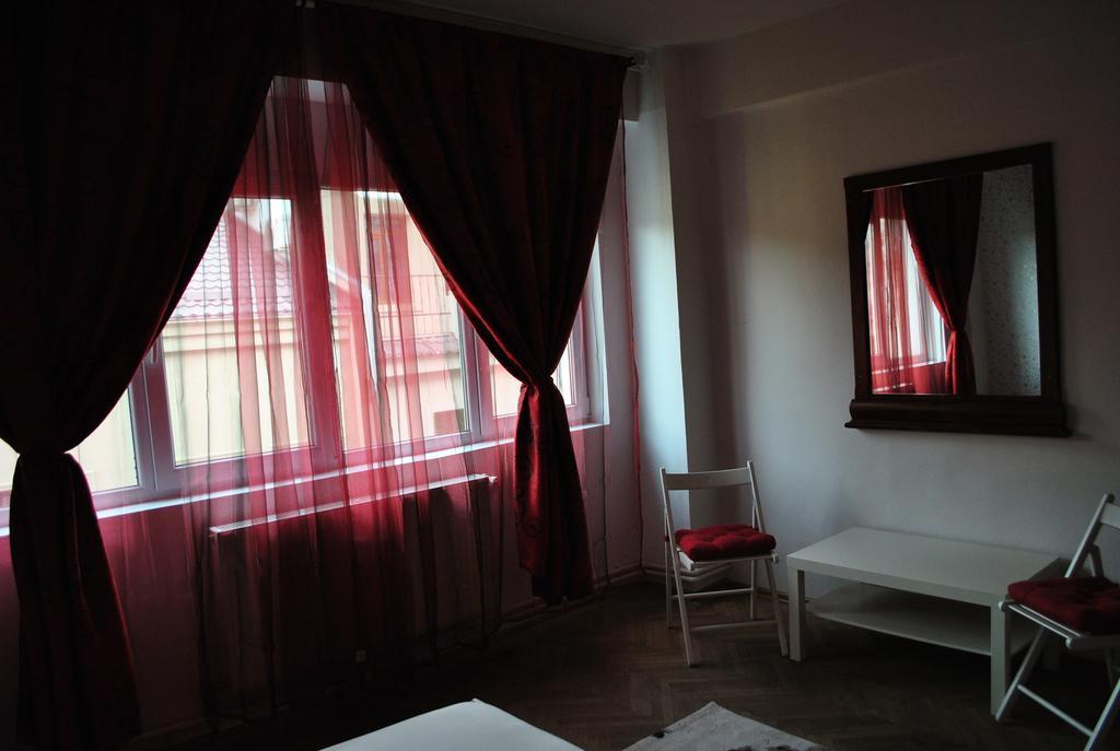Vogue Hostel Bucharest Exterior photo