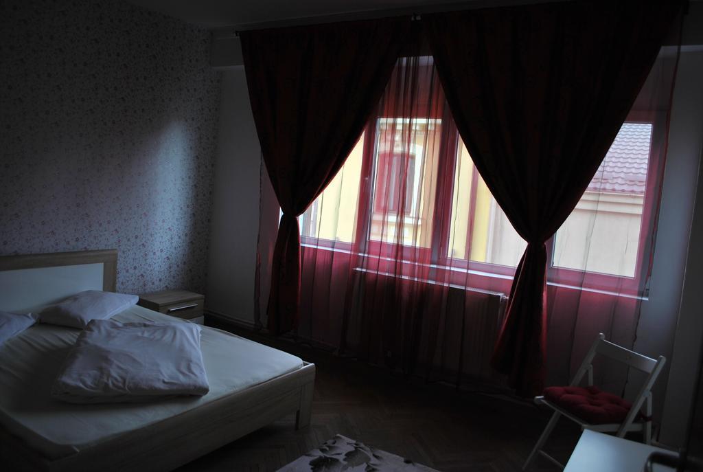 Vogue Hostel Bucharest Exterior photo